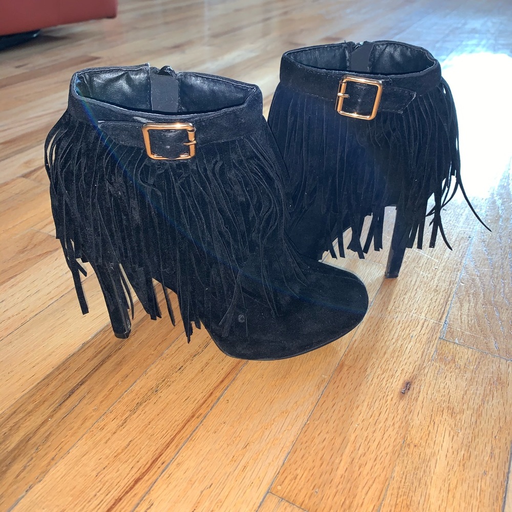 Black heeled booties